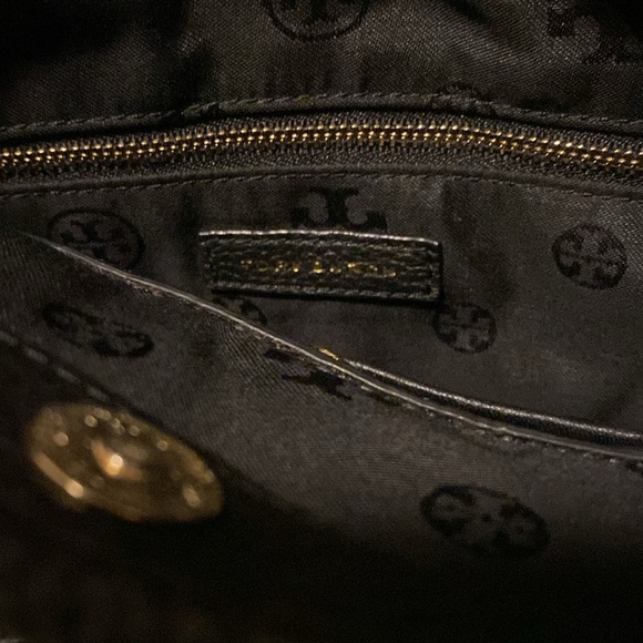 Tory burch crossbody - Picture 3 of 3